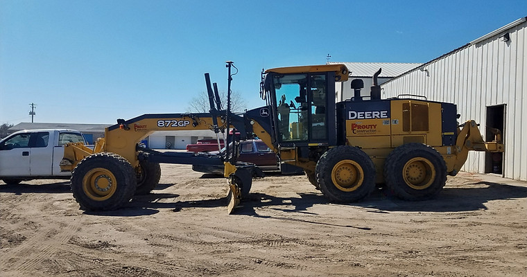 John Deere 872 With a Topcon Twin MCR3 